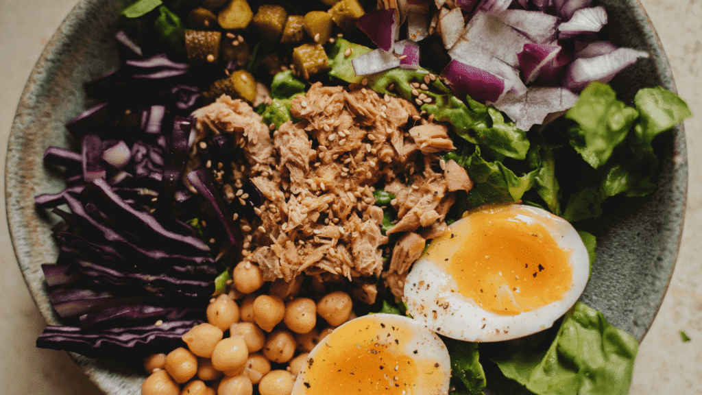 High-protein ground turkey and quinoa bowl with broccoli and creamy sauce – perfect for lunch or dinner